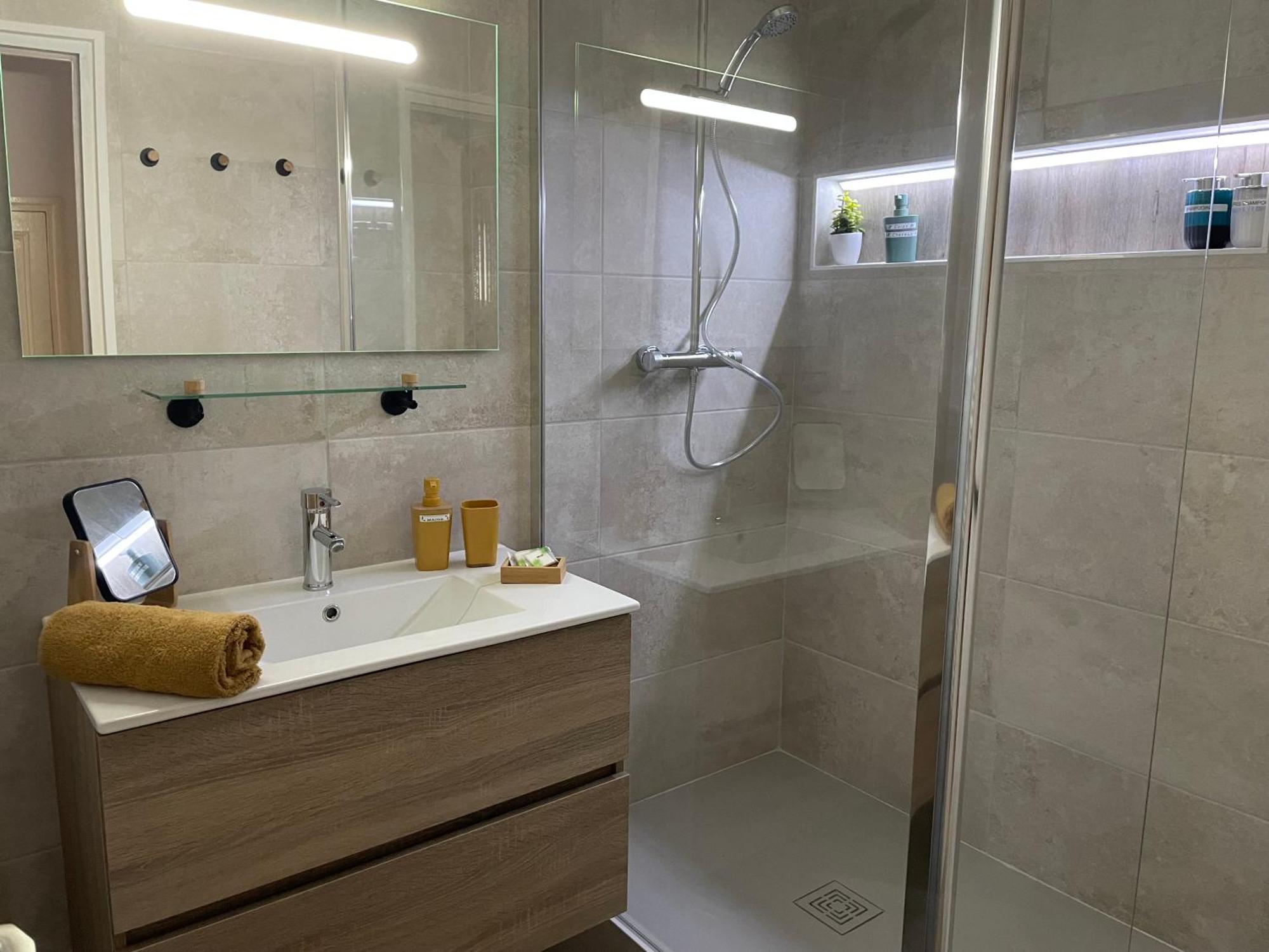 T2 Plein Centre Au 1Er Etage Avec Parking Prive Apartment มีโญ ภายนอก รูปภาพ